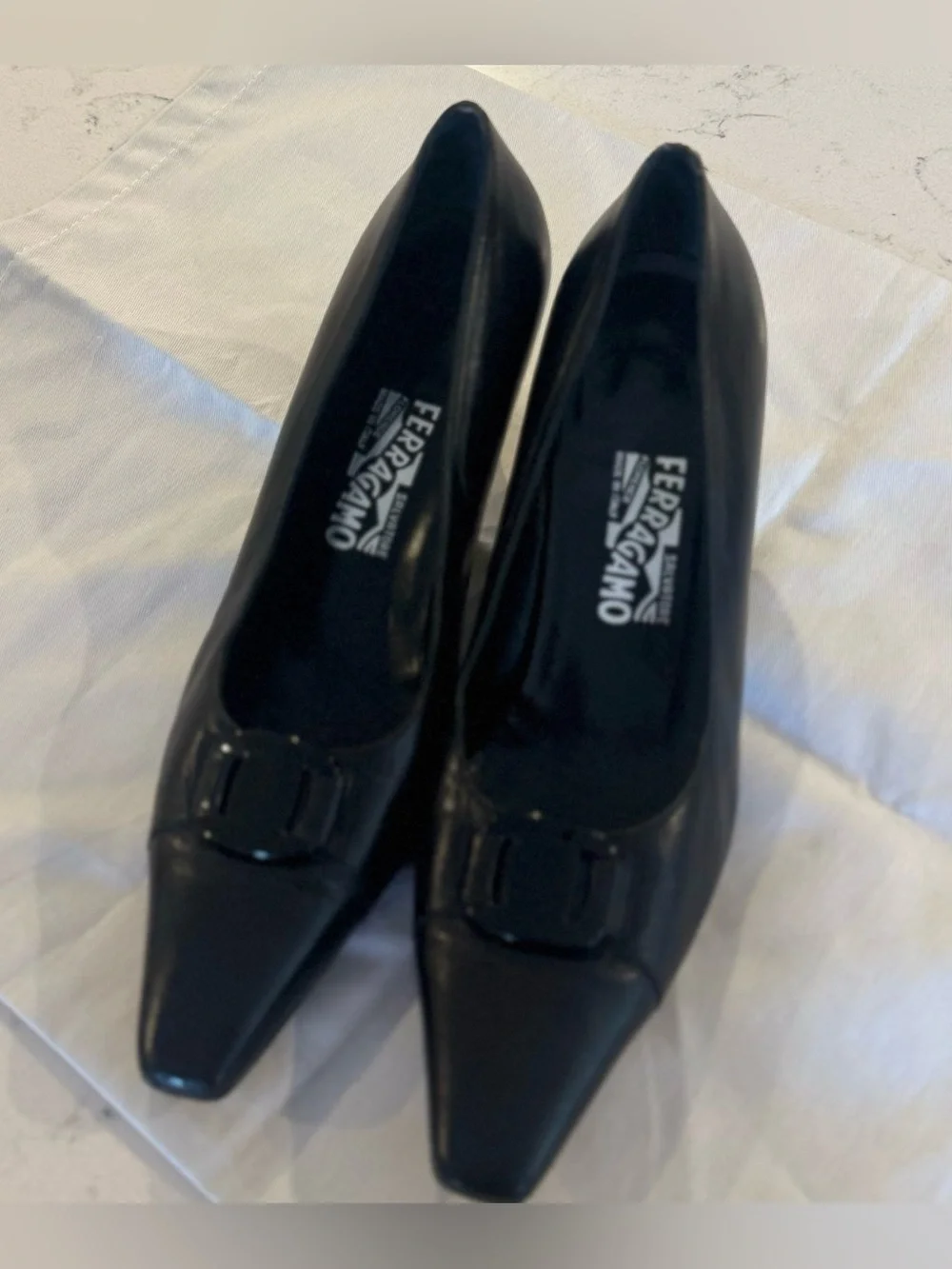 Salvatore Ferragamo Black Leather Tonal Gancini Buckle Heeled Pumps Size 10 B